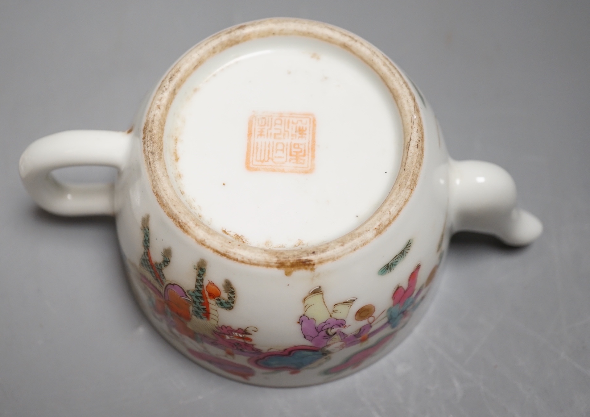 A Chinese famille rose teapot and cover - 10cm high